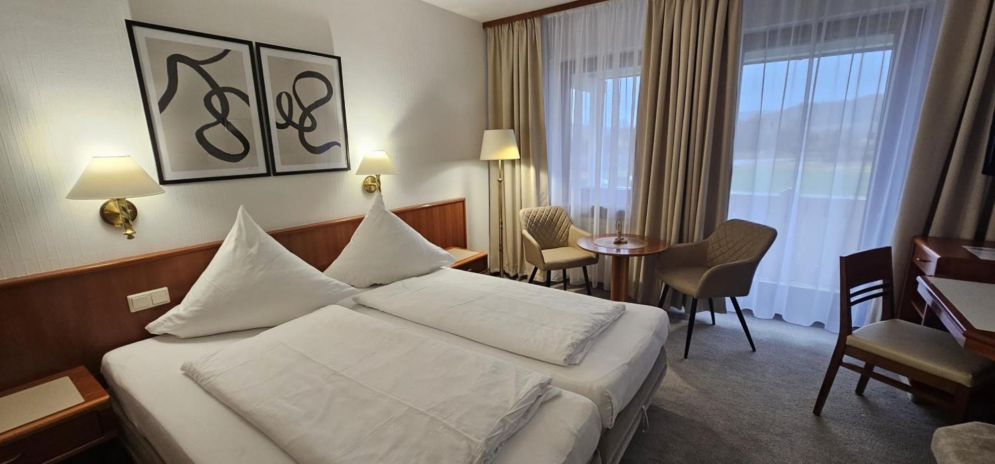 Hotel Garni Vierjahreszeiten Бад-Штаффельштайн Экстерьер фото