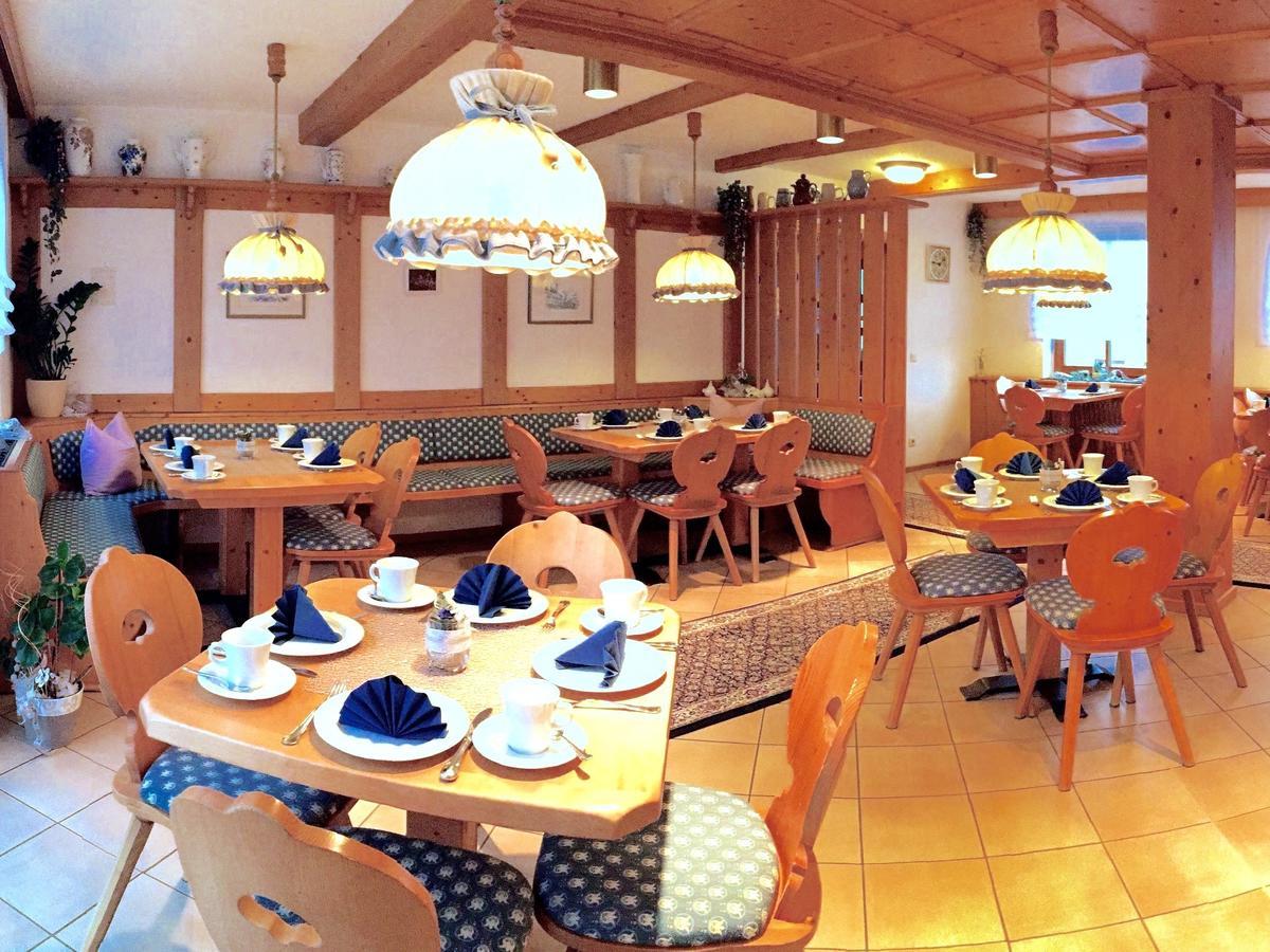 Hotel Garni Vierjahreszeiten Бад-Штаффельштайн Экстерьер фото